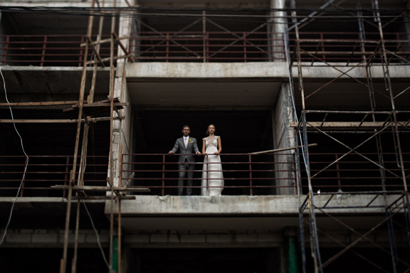 koh-samui-wedding-bride-groom-construction