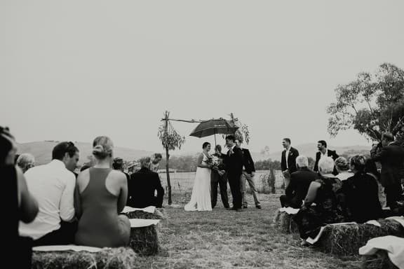 Jess & Adam's rainy farm wedding | Photography by I Got You Babe