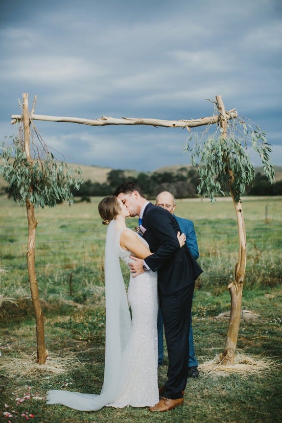 Jess & Adam's rainy farm wedding | Photography by I Got You Babe