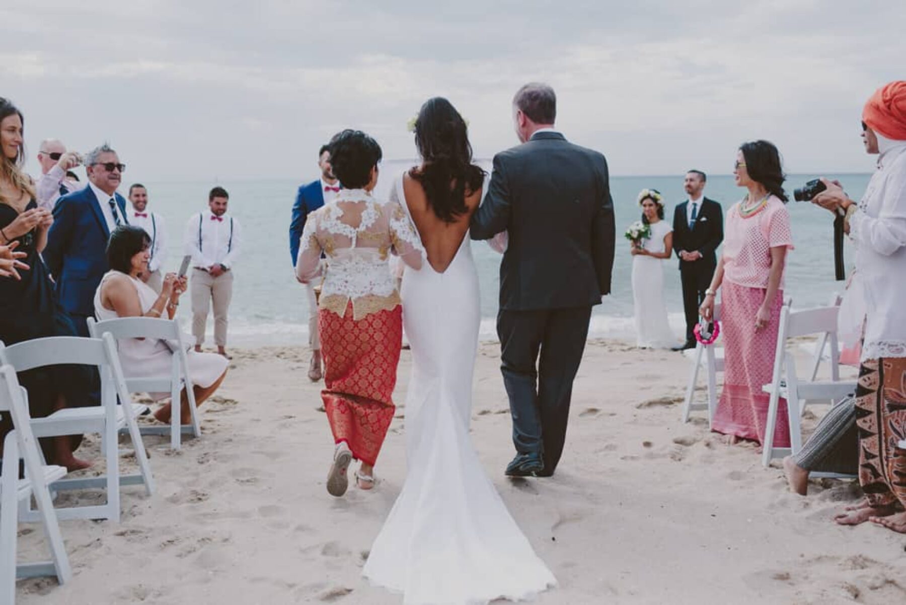 Mornington Peninsula beach wedding | Photography by Beck Rocchi