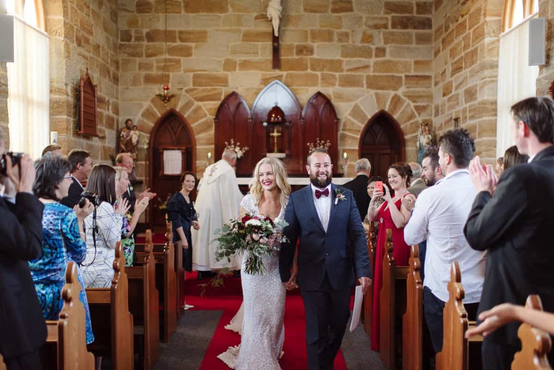 Terrigal wedding at Holy Cross Church / Photography by Keelan Christopher