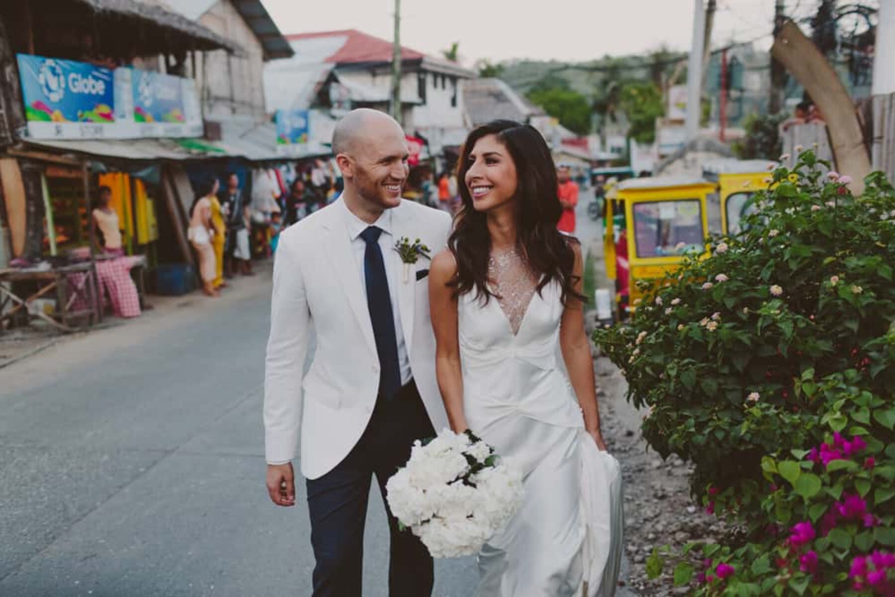 Philippines destination wedding at Shangri La Boracay / Photography by Beck Rocchi