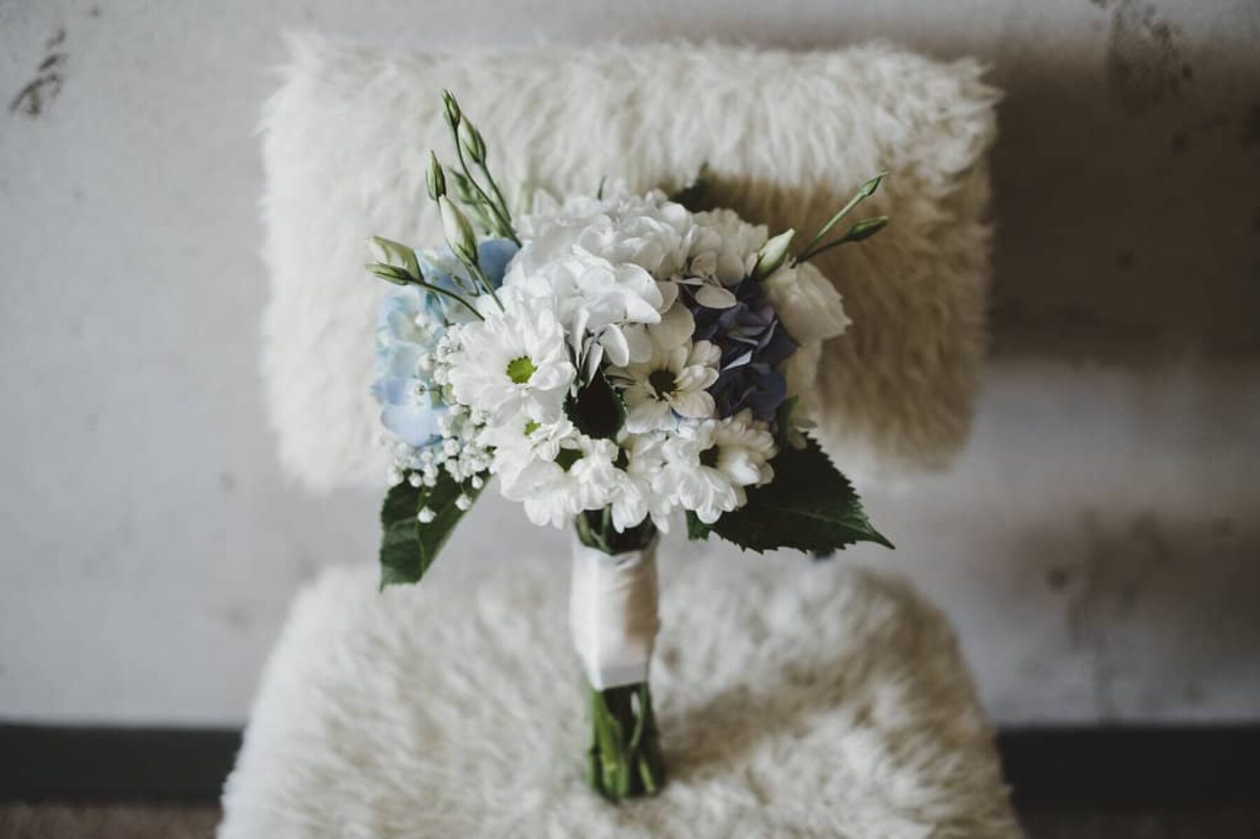 simple DIY wedding bouquet