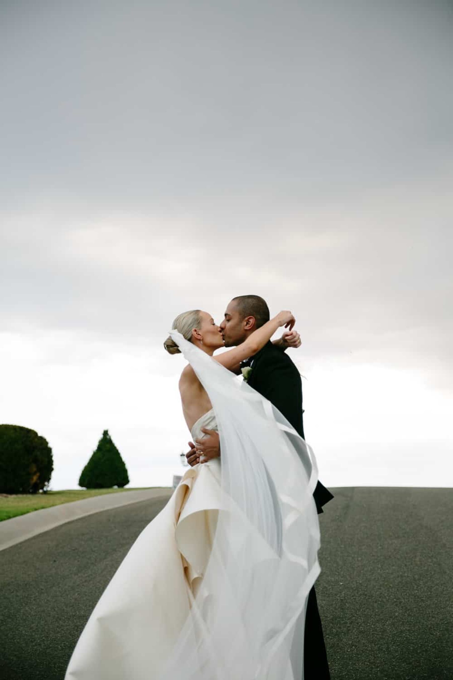 Modern wedding at Campbell Point House