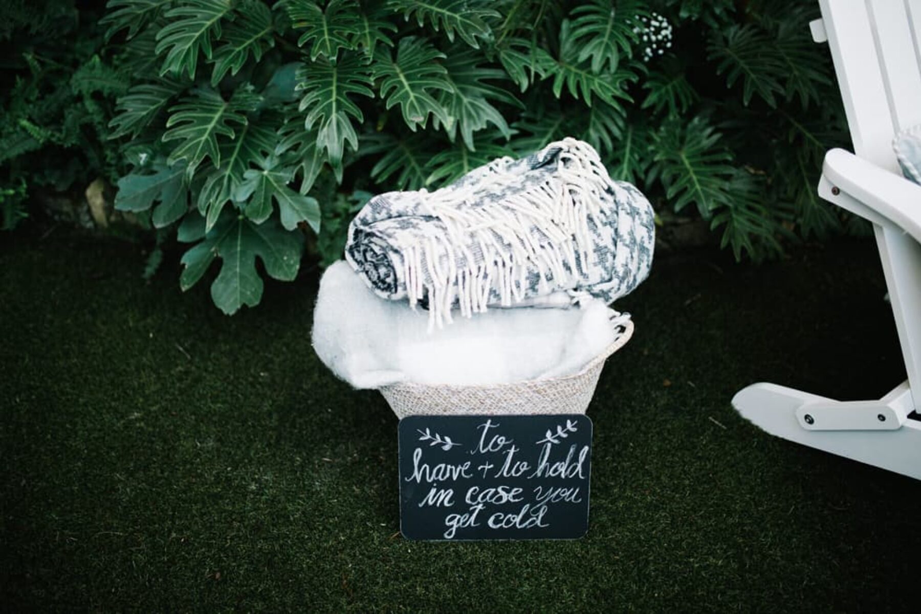 keep-warm blankets for an outdoor reception