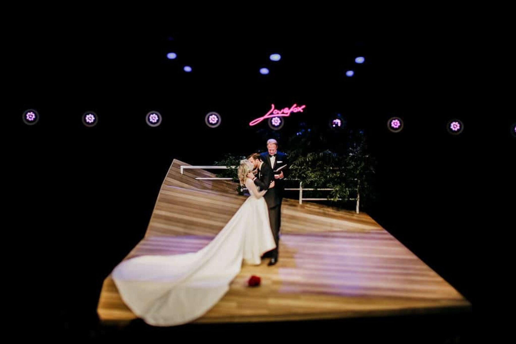 Epic Sydney wedding at Eternity Playhouse - photography by Lara Hotz