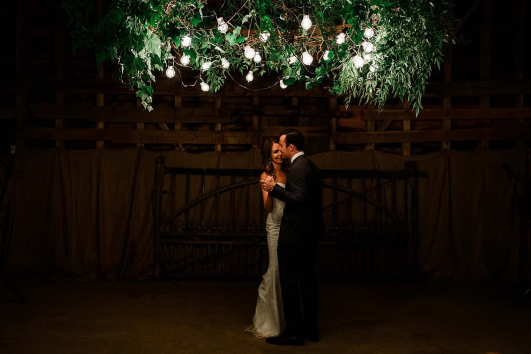 rustic barn wedding at Brickendon Estate Launceston - Harvard Wang photography