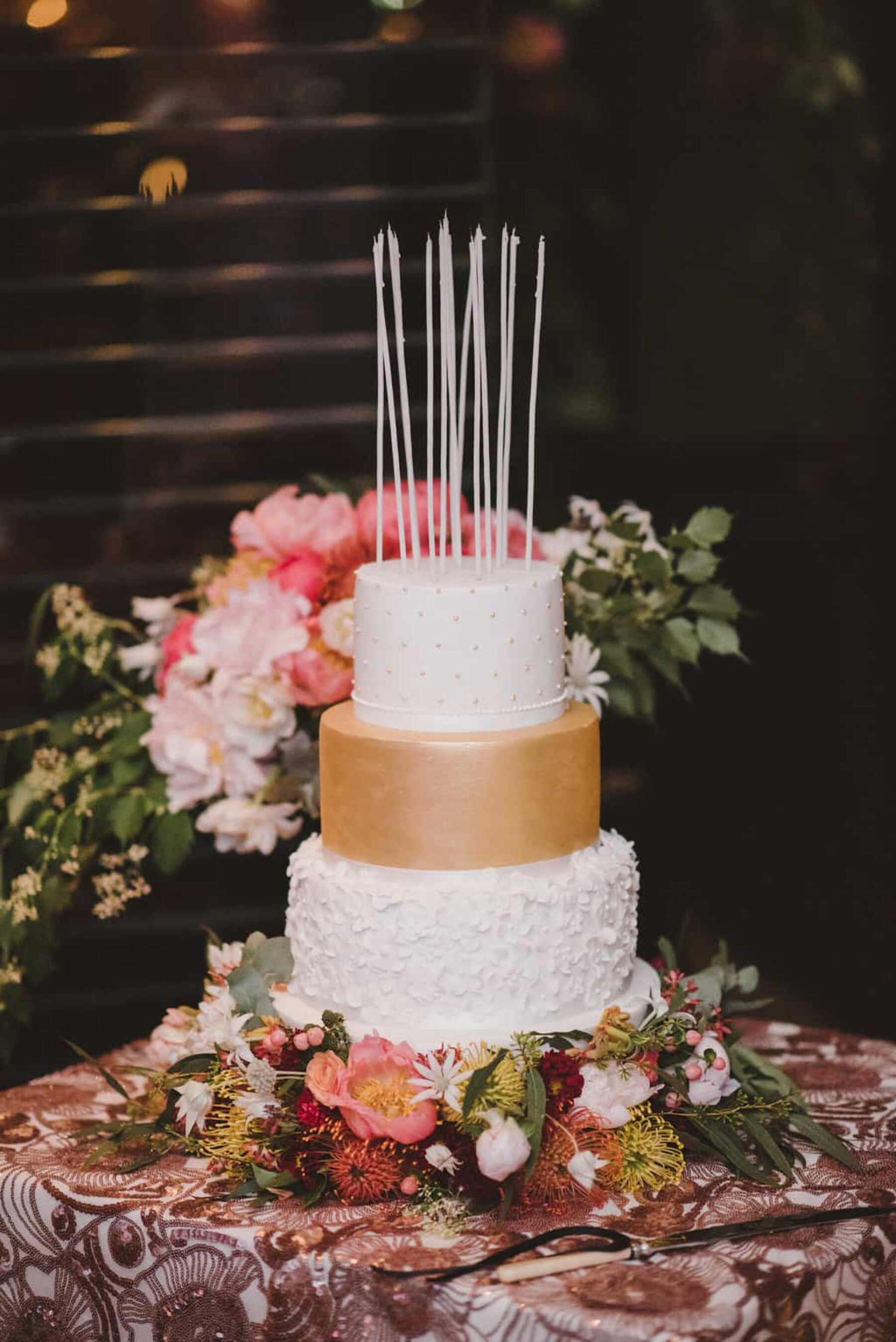 modern 3 tier wedding cake