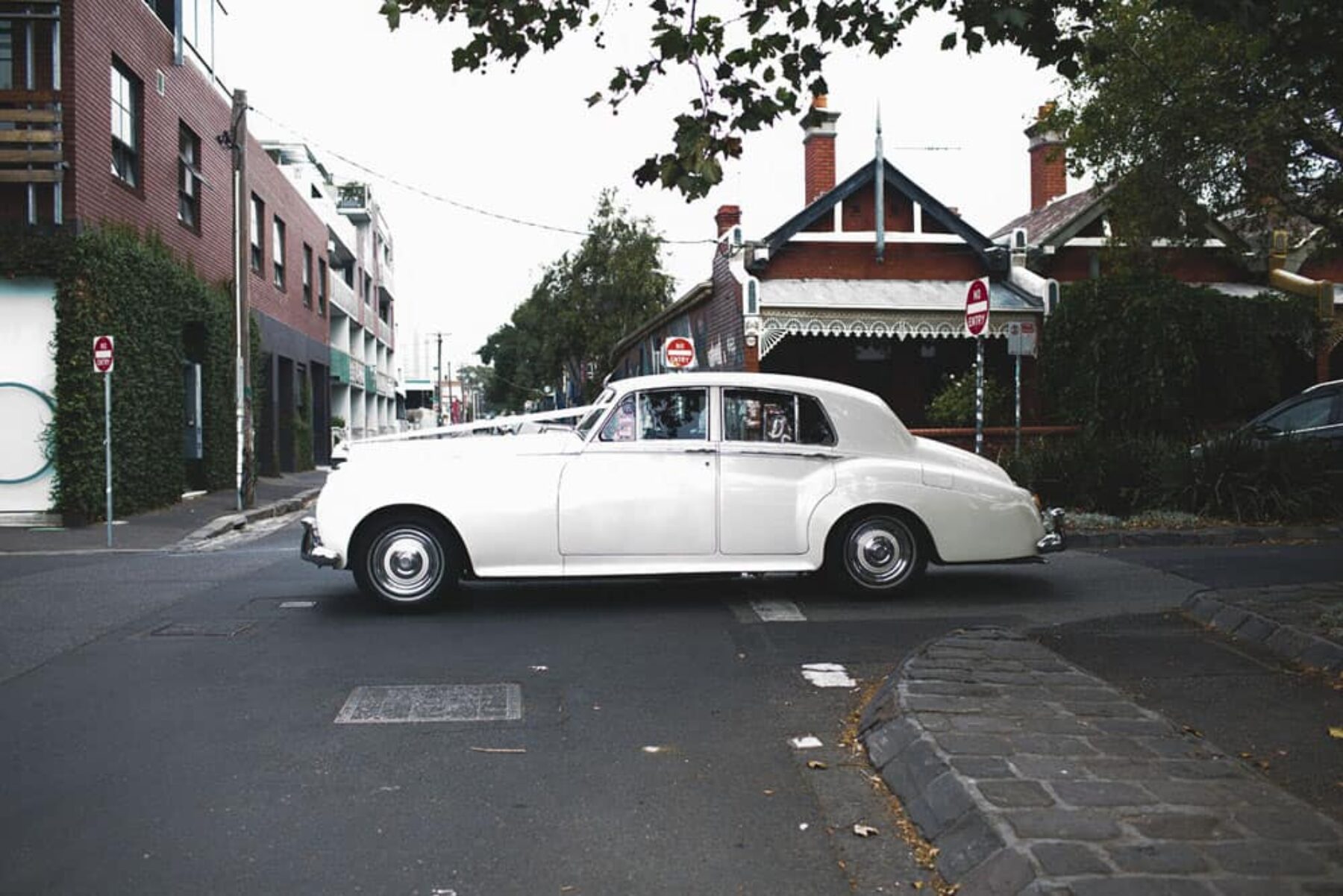 Classic cocktail wedding at Movida - photography by It's Beautiful Here