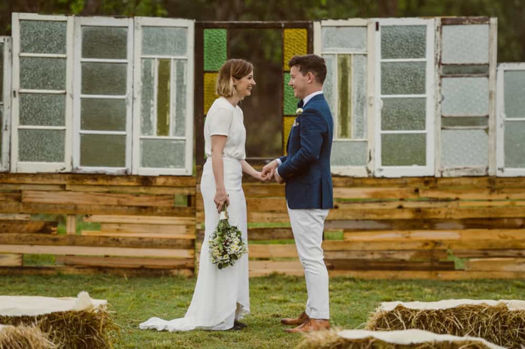DIY pallet wedding backdrop