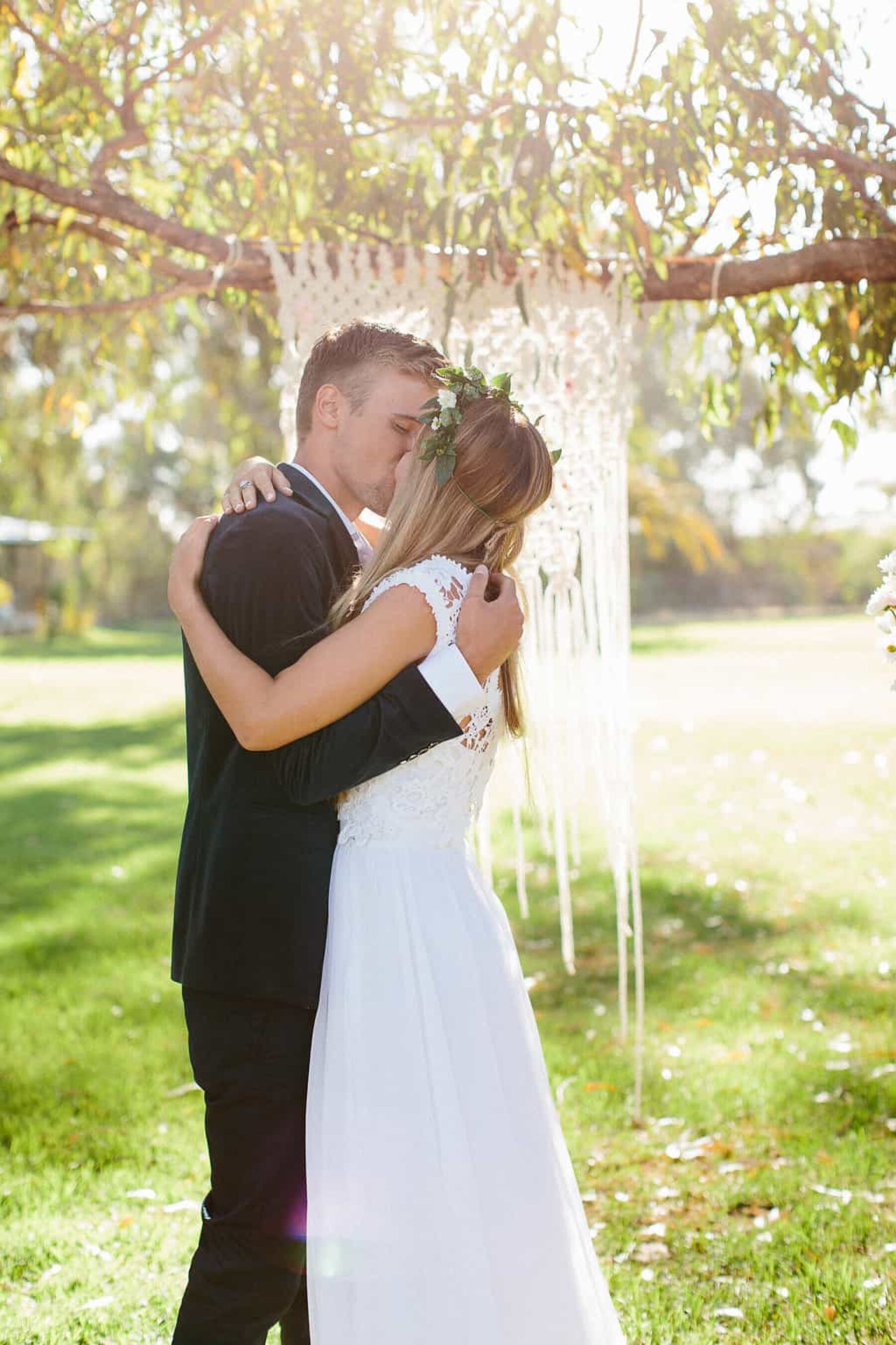 Beach-meets-bush Mandurah wedding - photography by Ryder Evans