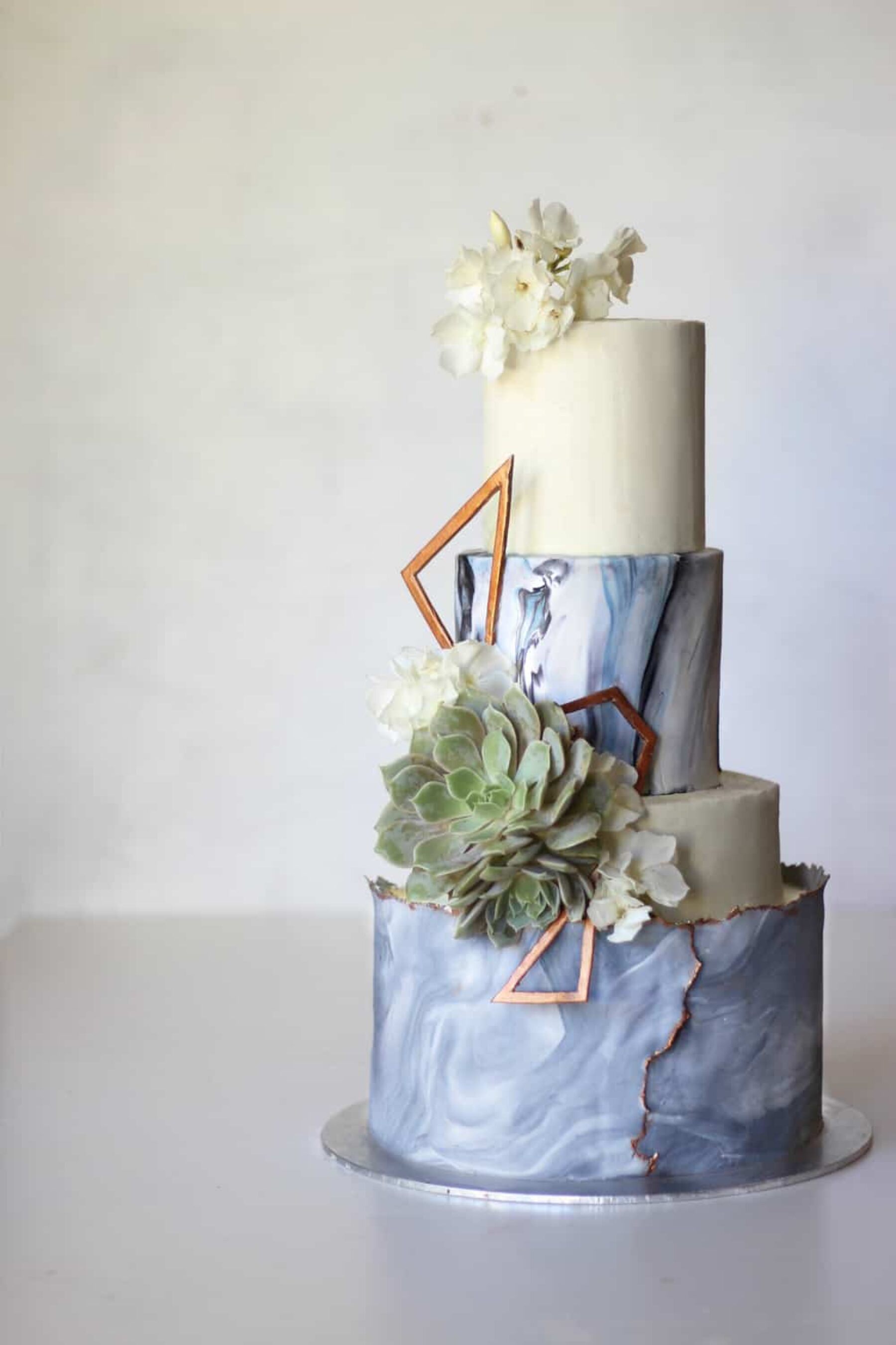 modern marble-inspired wedding cake