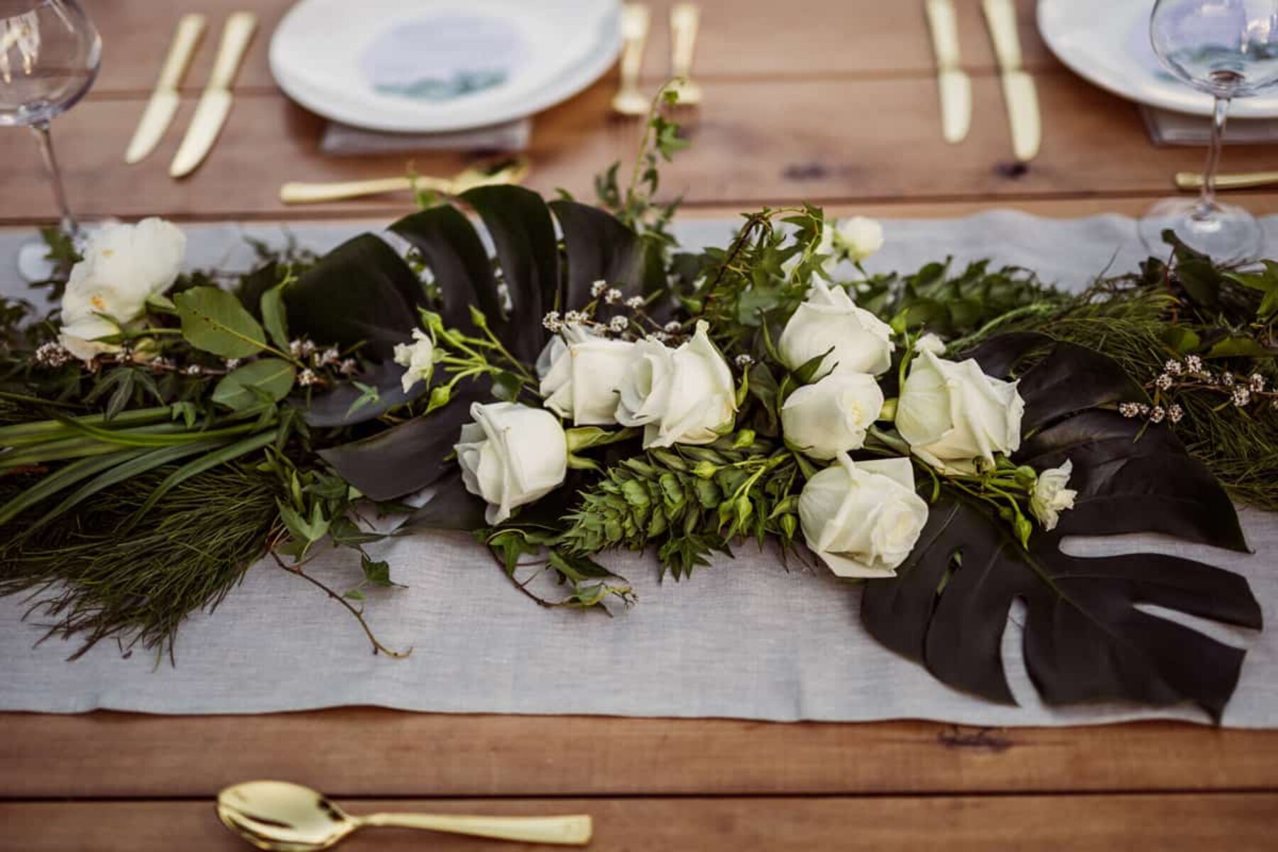 tropical greenery table runner
