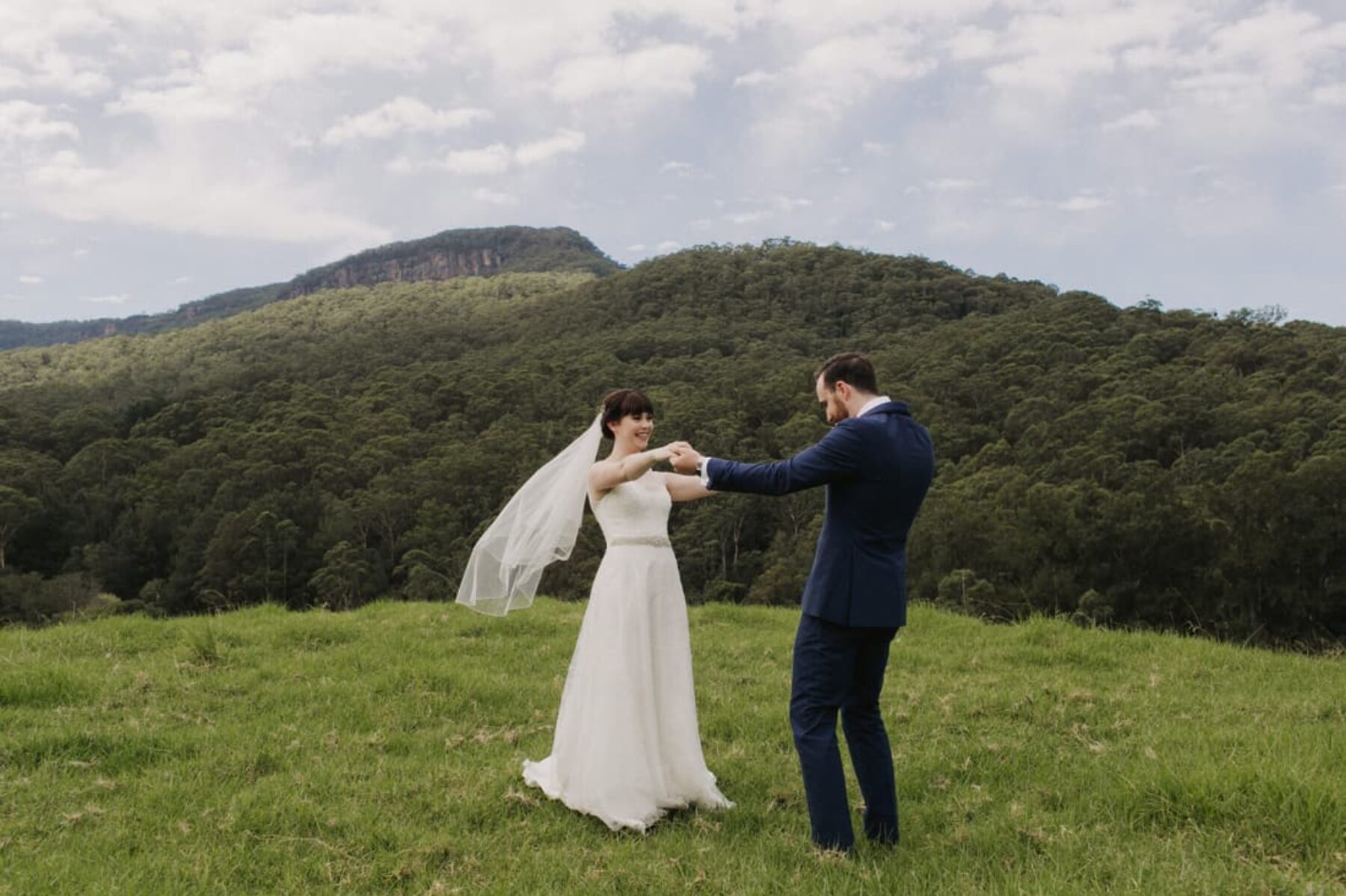 Kangaroo Valley wedding first look