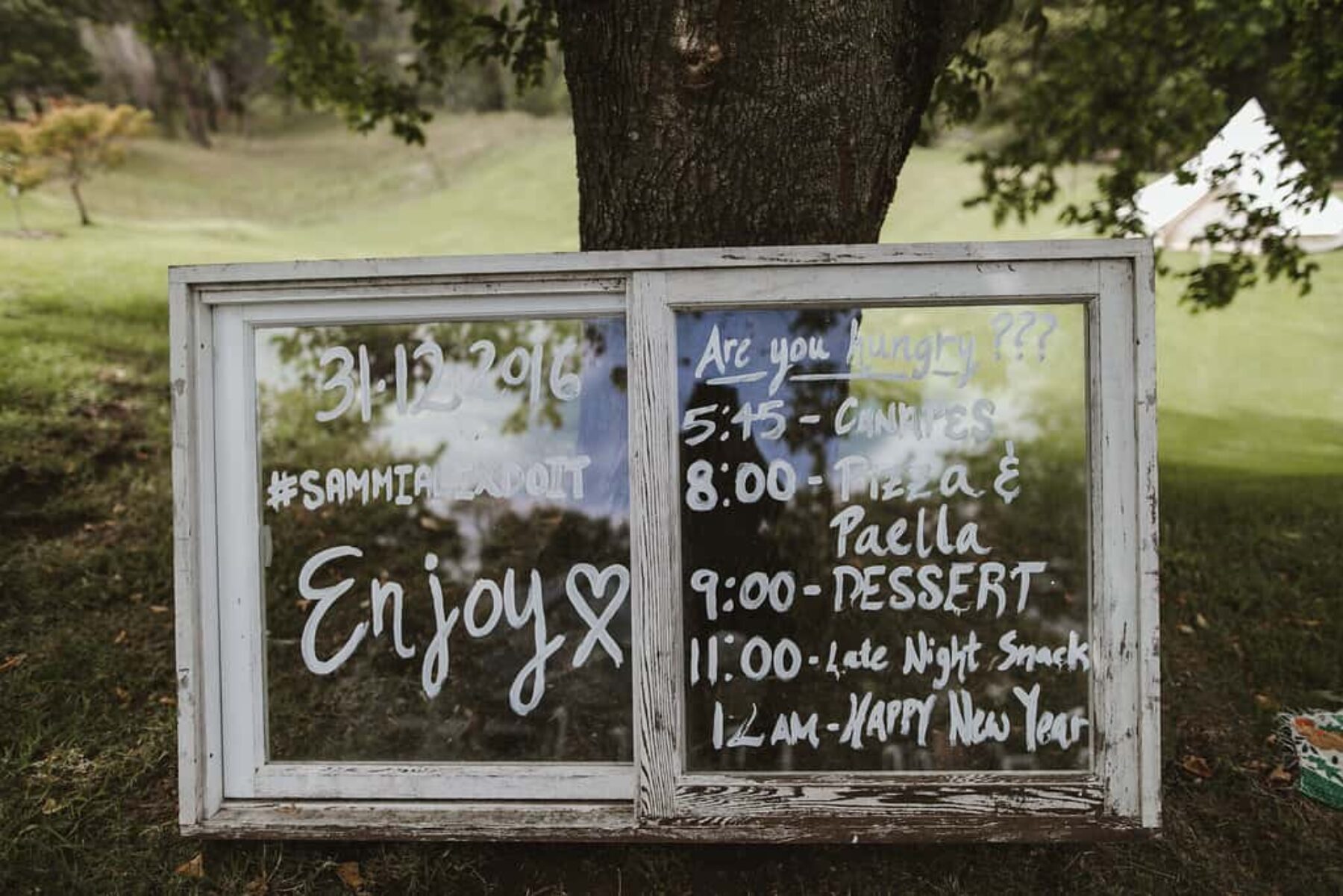 DIY wedding signage