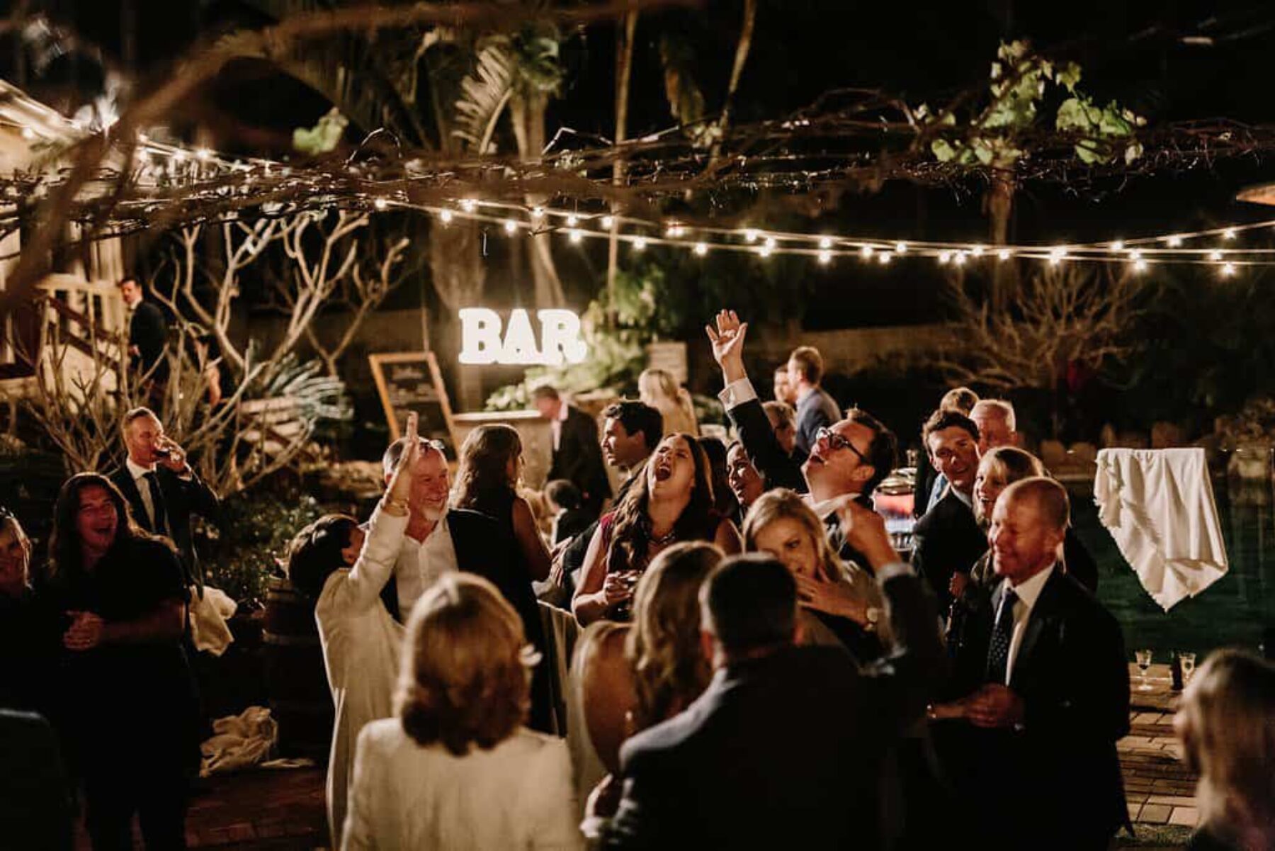 Relaxed Byron Bay wedding at Fig Tree Restaurant - Zoe Morley Photography