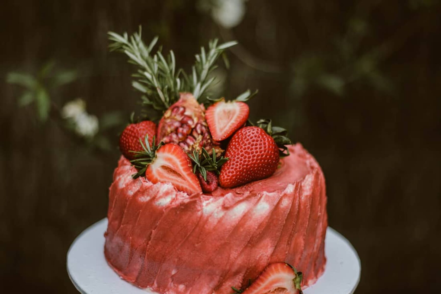 berry-glazed vegan cake