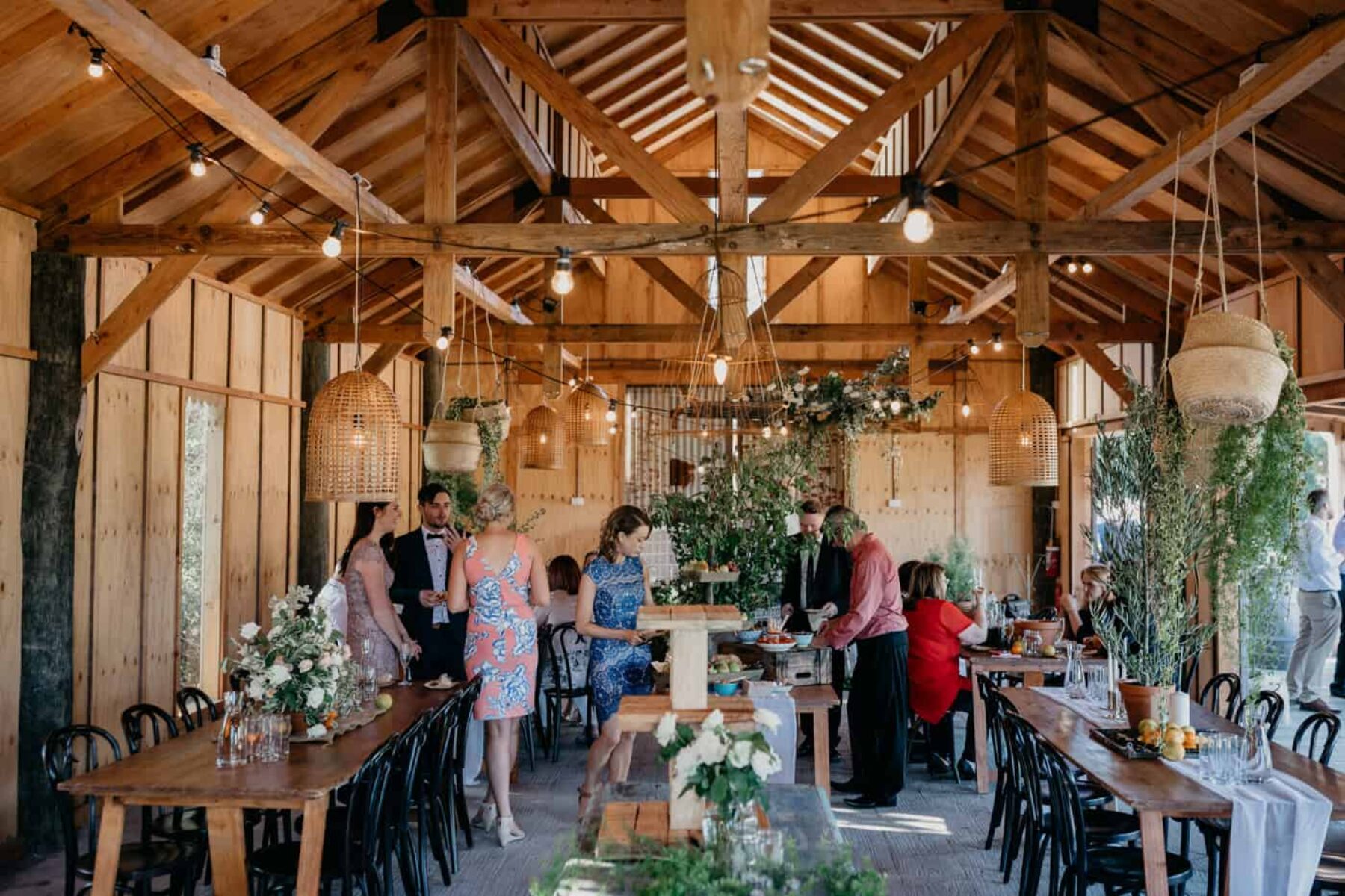 rustic barn wedding at Meribee House - photography by Mitch Pohl
