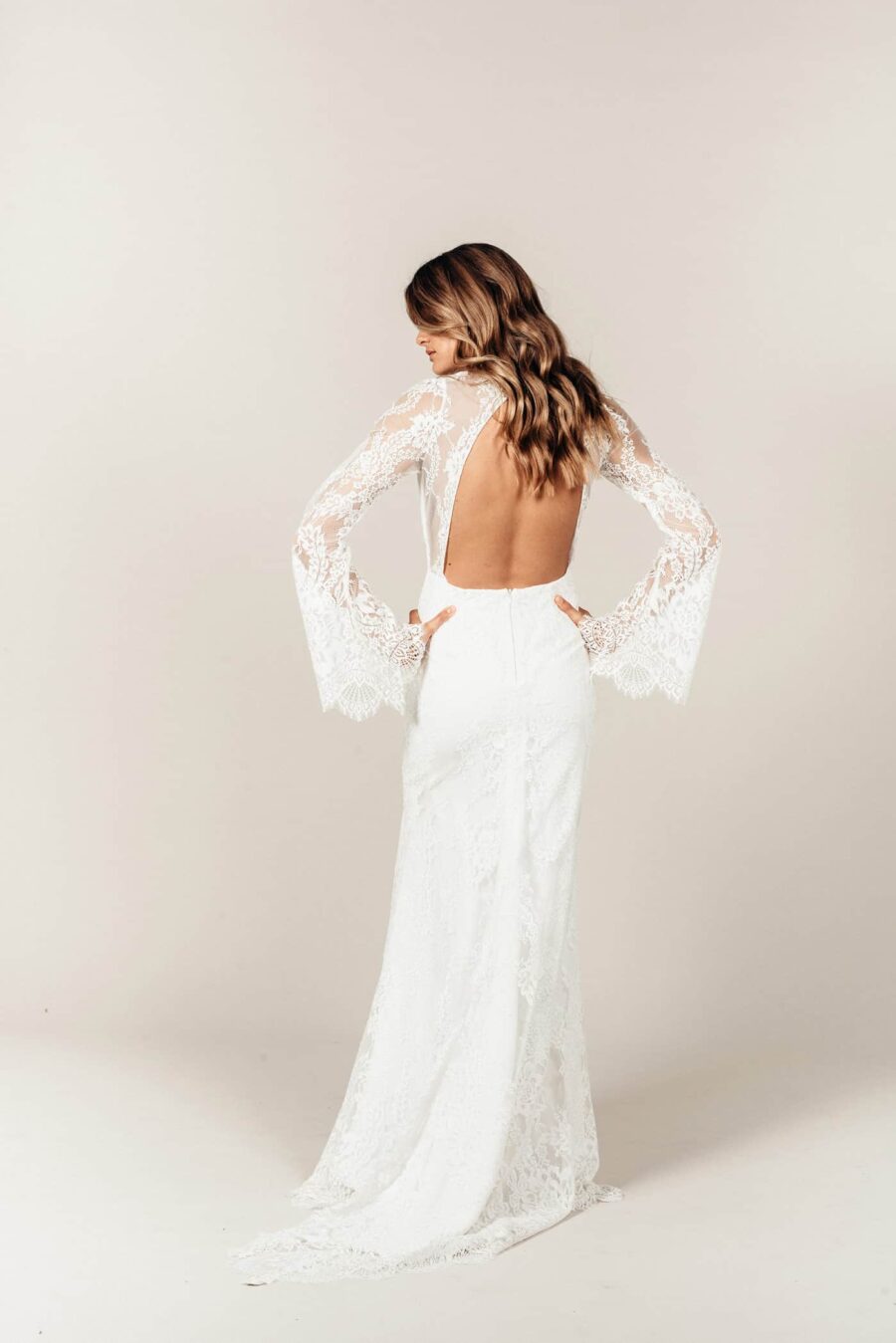 backless long sleeve lace wedding dress
