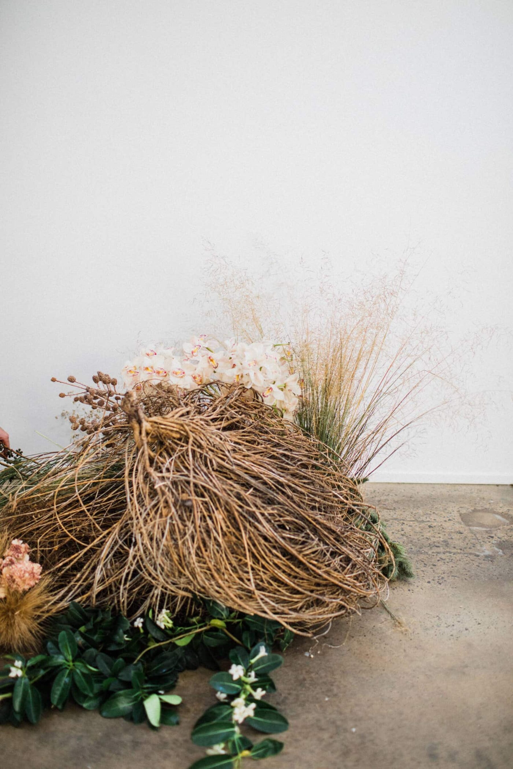 birds nest floral installation by Grandiflora