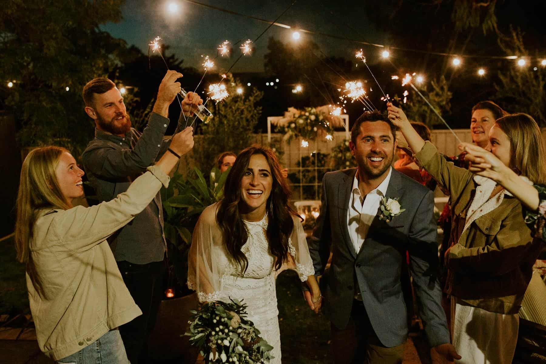 boho backyard wedding / photography by Liz Jorquera
