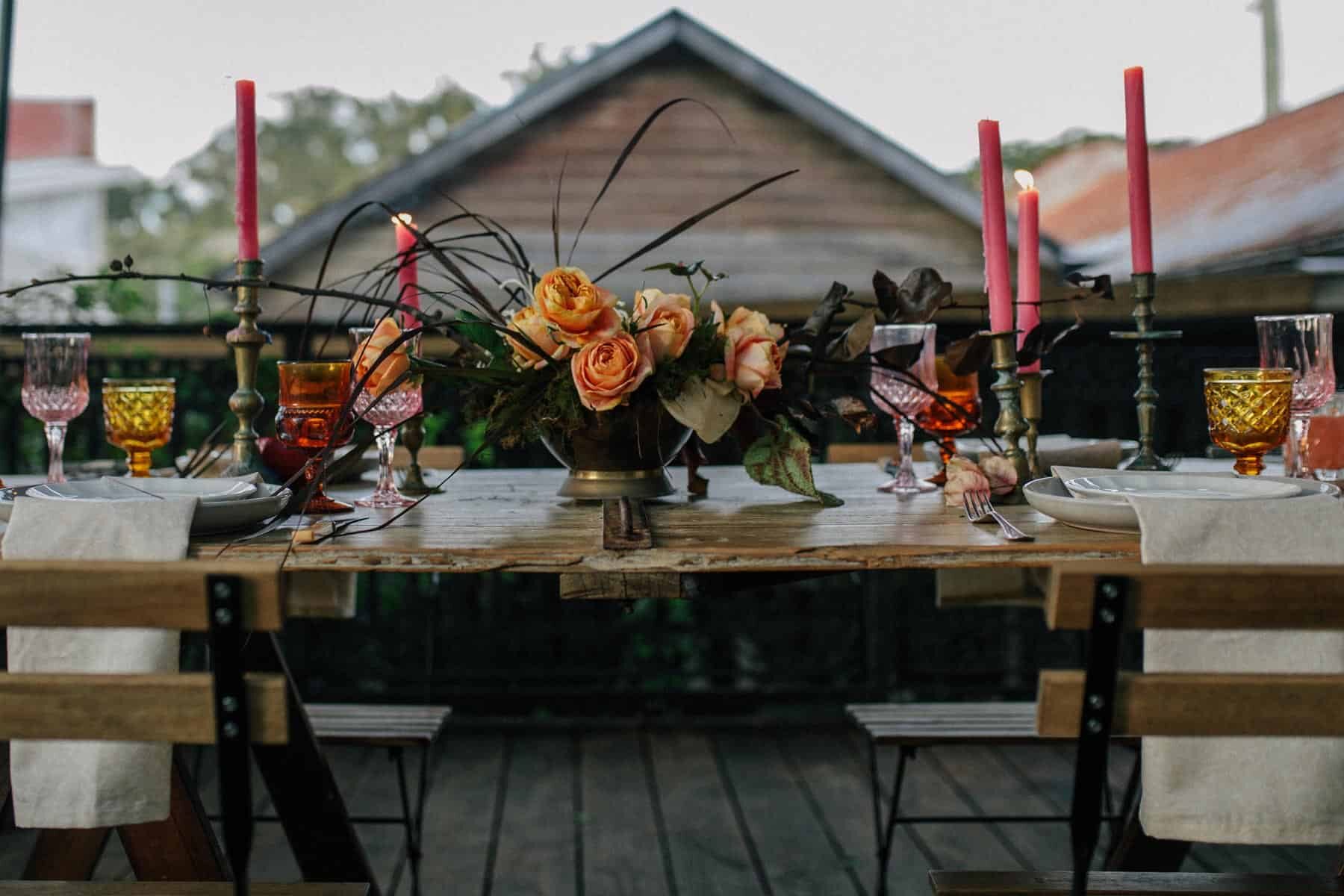 Moody indie wedding in pink and peach palette