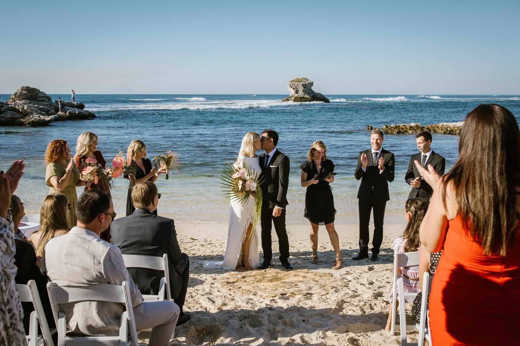 chic beach wedding on Rottnest Island / photography by Sarah Tonkin