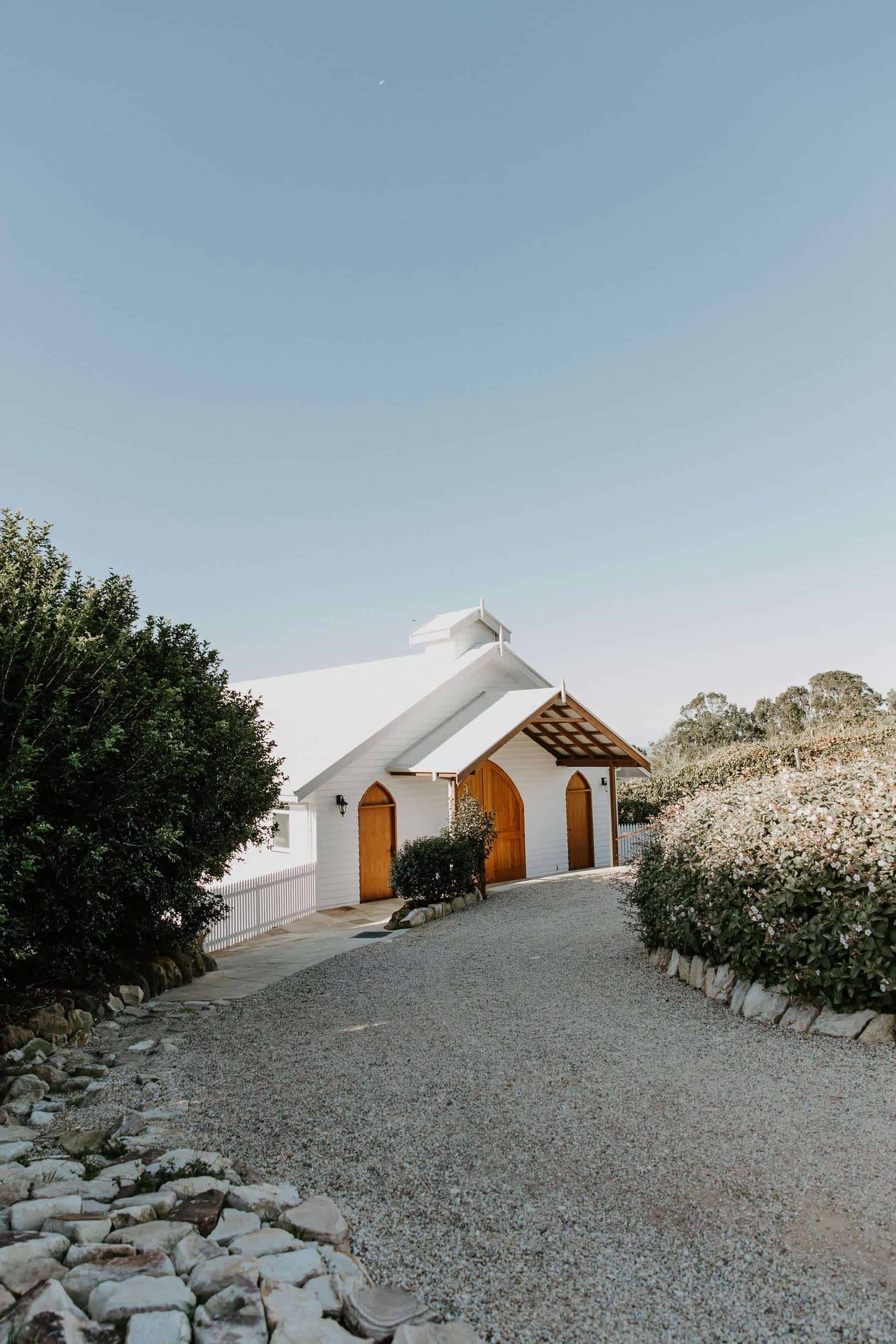 minimal chapel wedding at Summergrove Estate