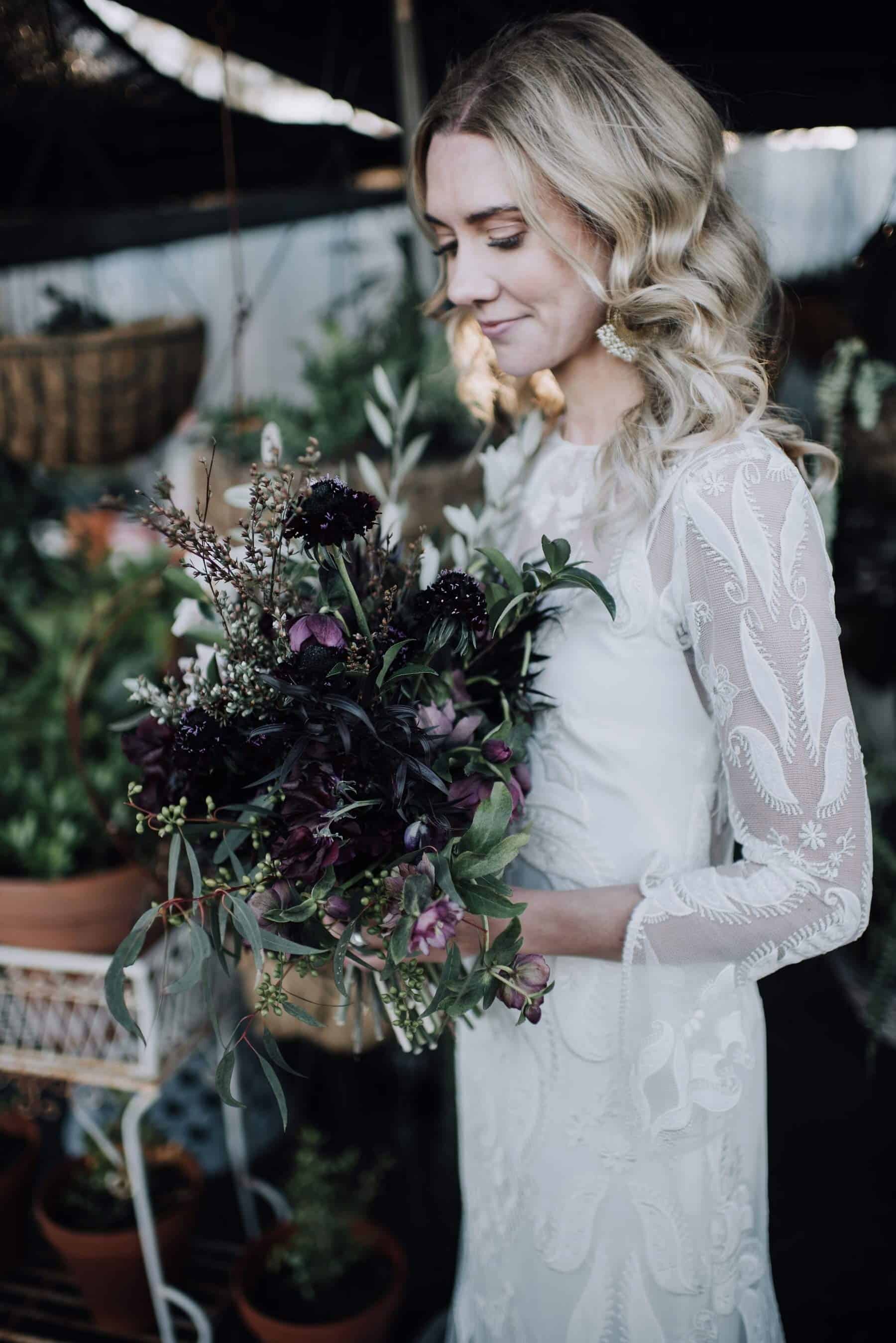 unstructured bridal with plum and blush flowers