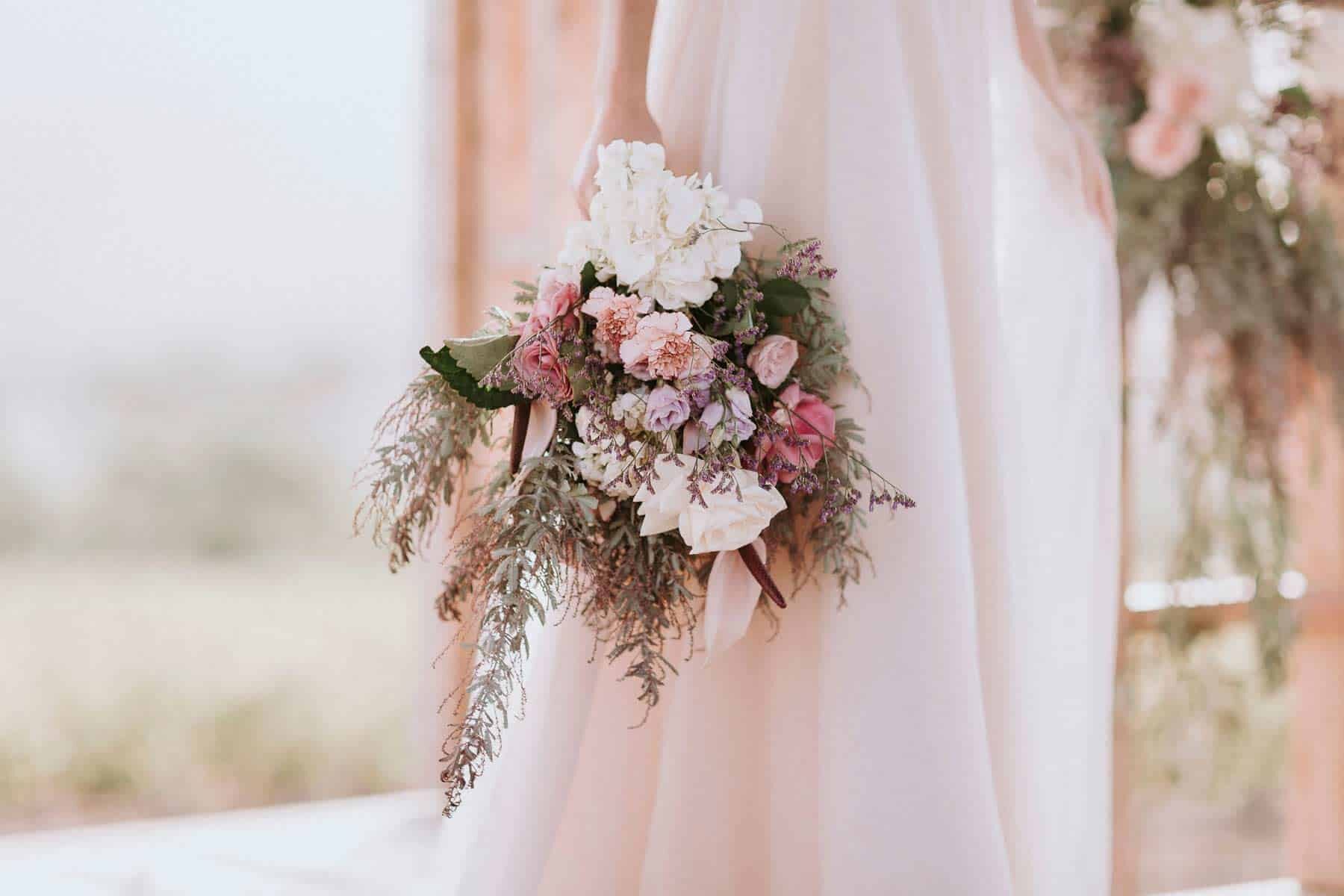 simple bridal bouquet