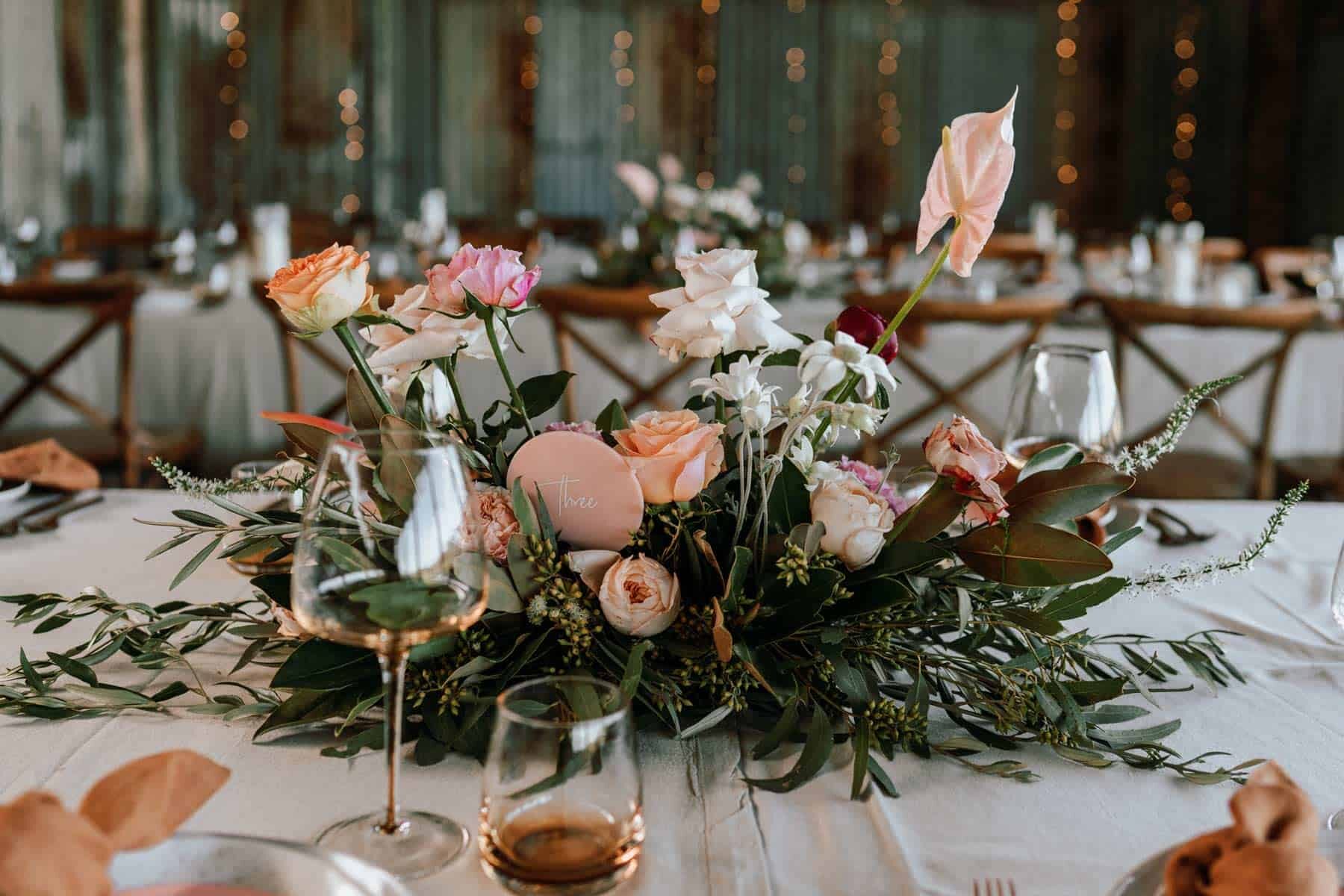 peach-toned table flowers