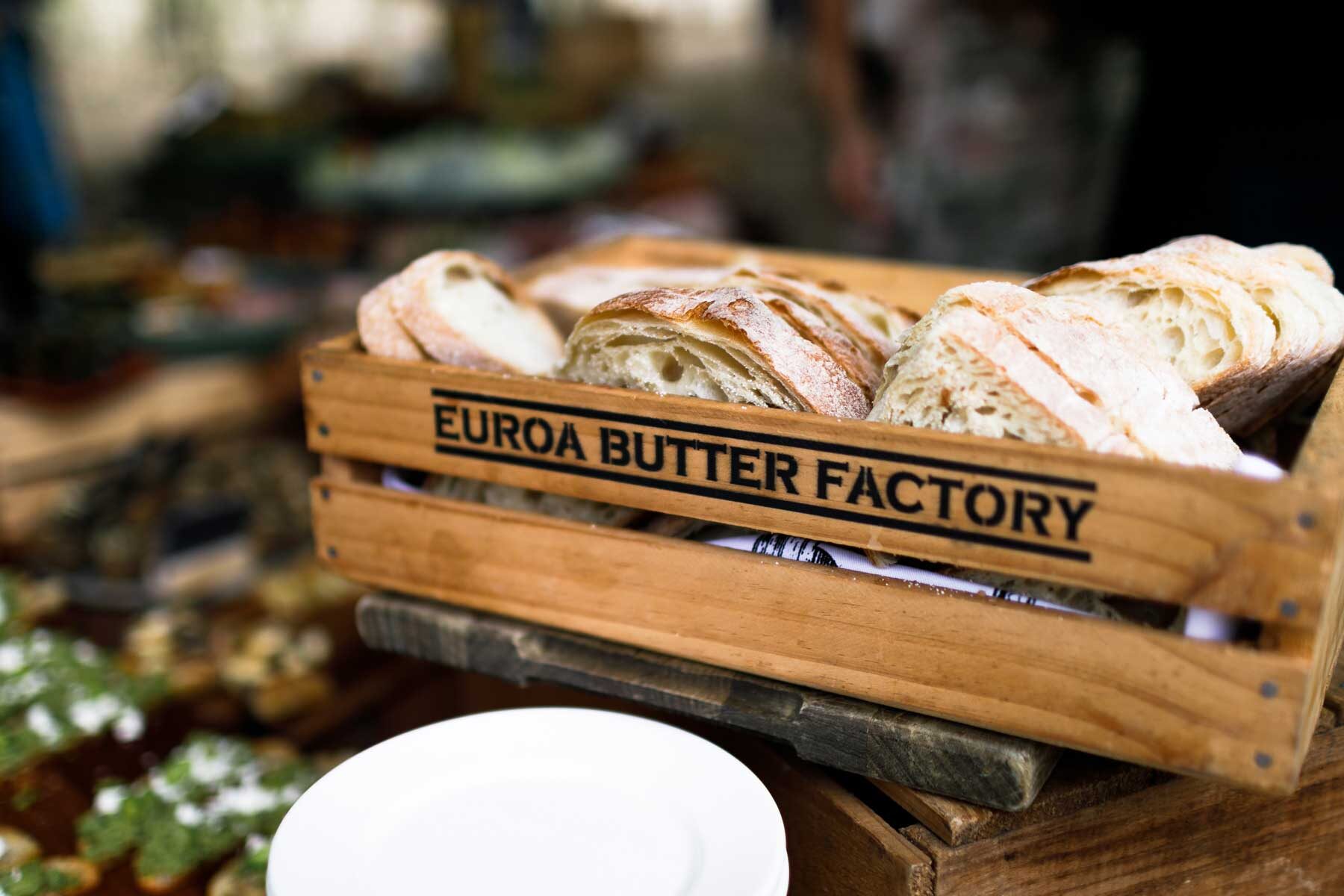 modern and romantic country wedding at Euroa Butter Factory