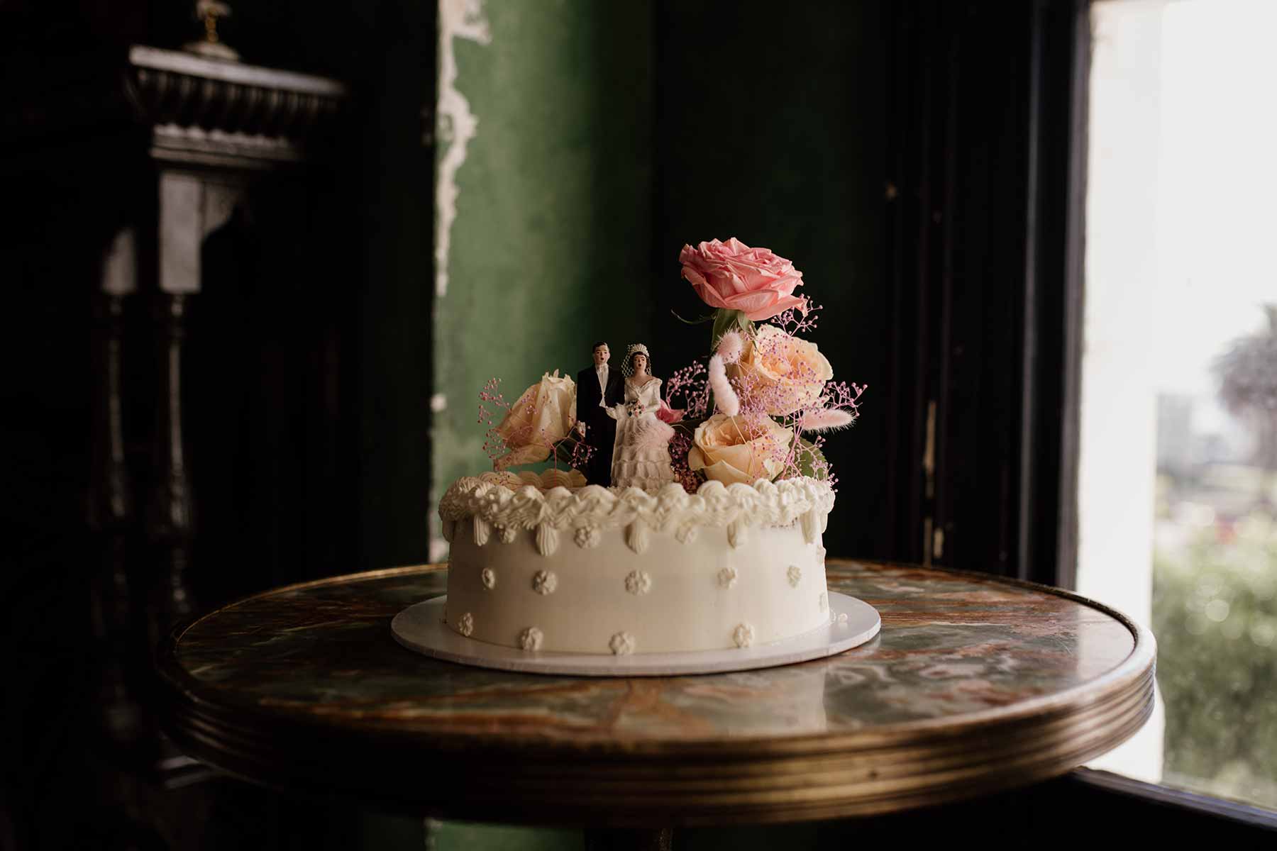 cute vintage wedding cake